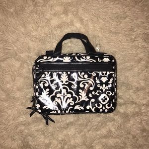 Thirty one Medallion Medley organizer